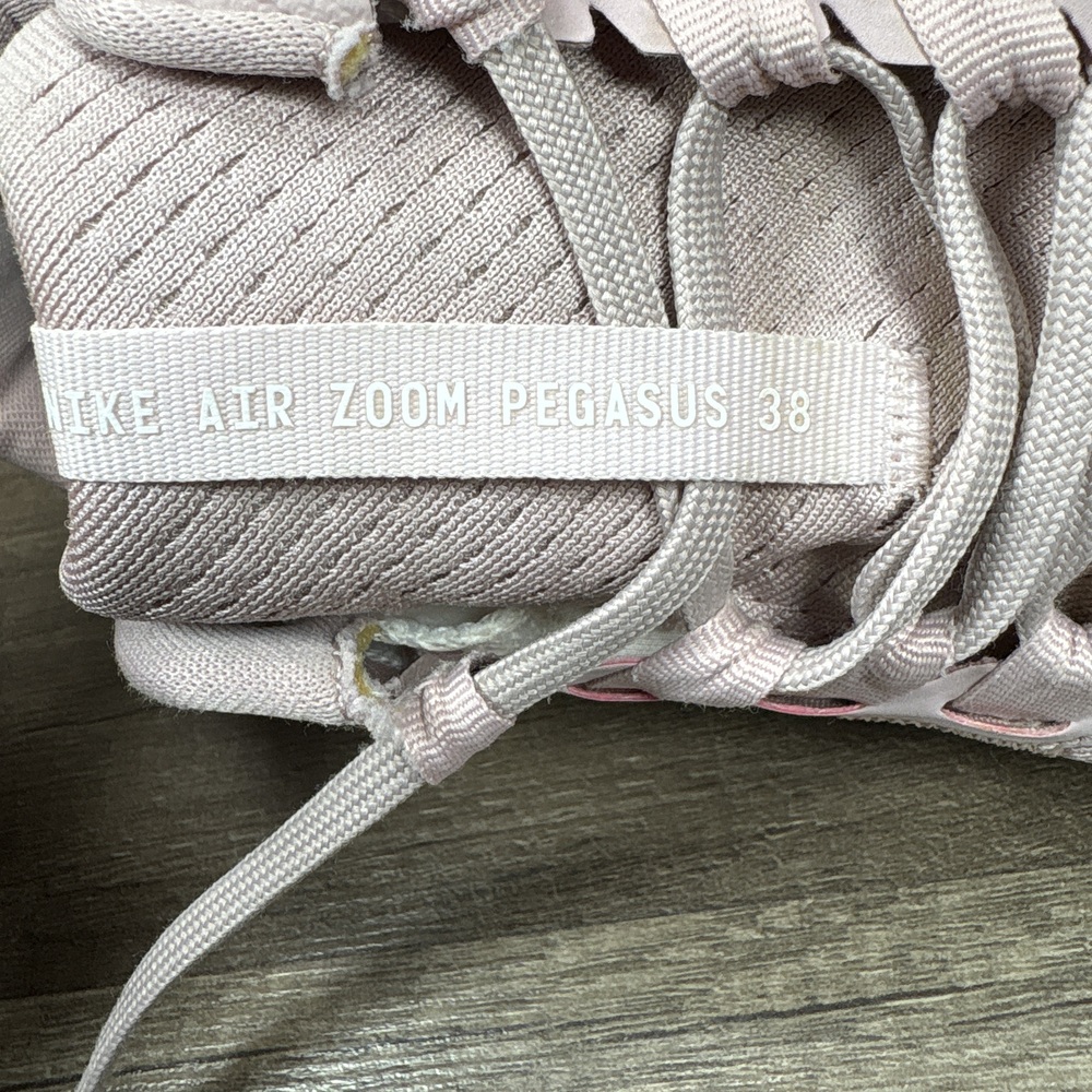 Nike Air Zoom Pegasus 38 Pink Womens US Size 8 EUR 39 CW7358-601 Running Shoes - Picture 2 of 10